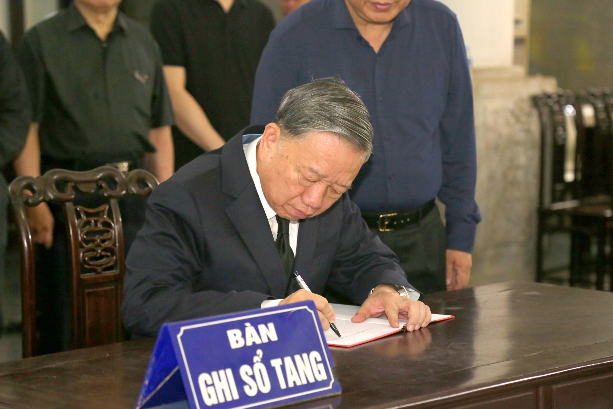 Tổng Bí thư Tô Lâm tiễn biệt Giáo sư Nguyễn Bửu Triều- Ảnh 7.