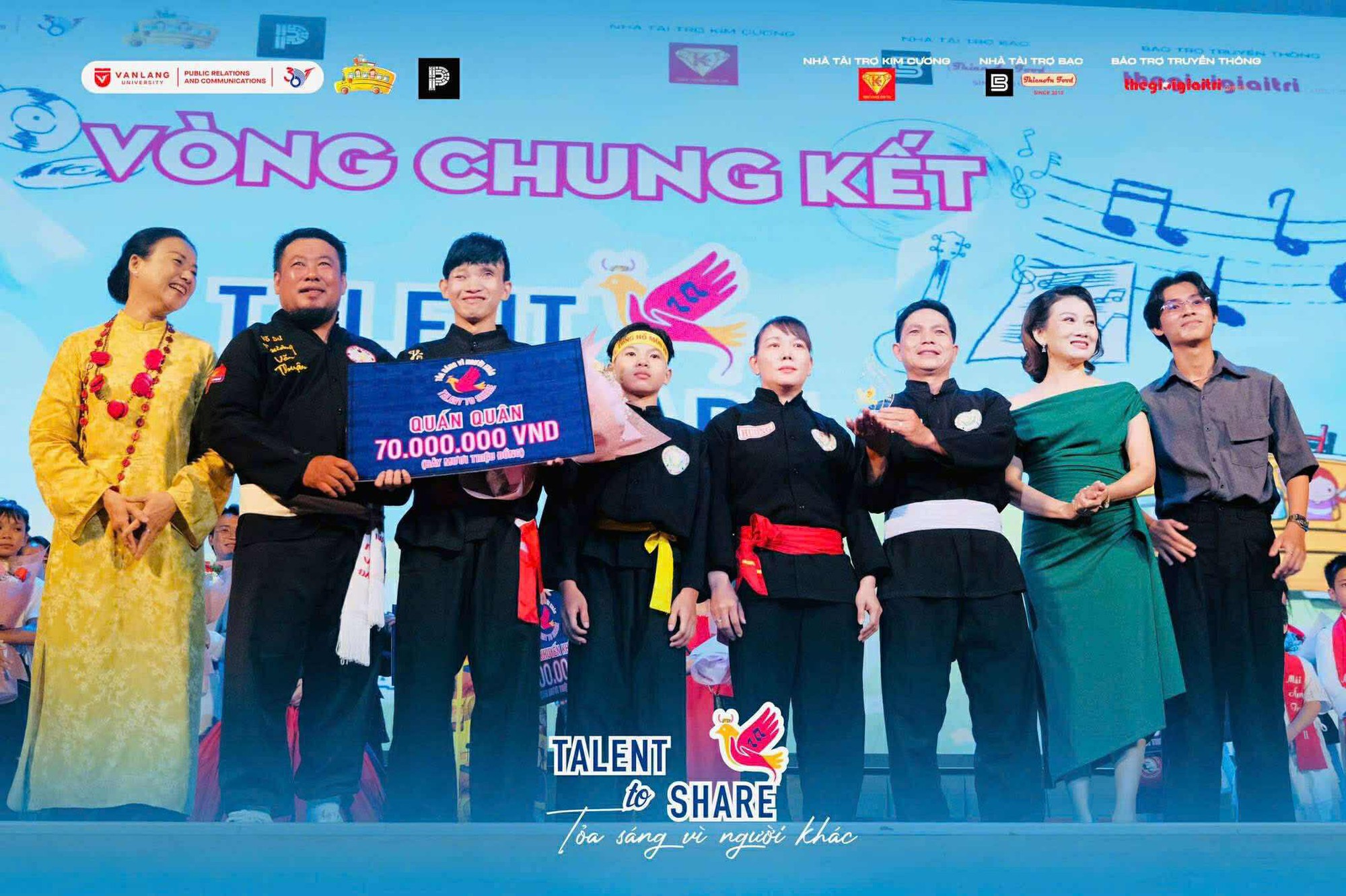 V&otilde; Đăng Khoa đoạt giải Qu&aacute;n Qu&acirc;n "Talent To Share &ndash; Tỏa s&aacute;ng v&igrave; người kh&aacute;c 2025" - Ảnh 1.