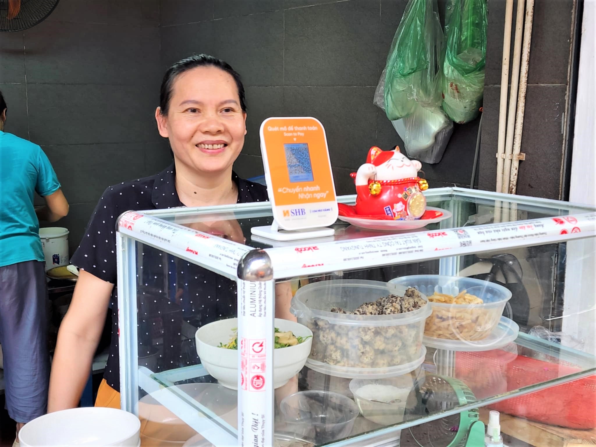 Khi tiểu thương chuyển m&igrave;nh, ng&acirc;n h&agrave;ng sẵn tay đỡ bước- Ảnh 1.