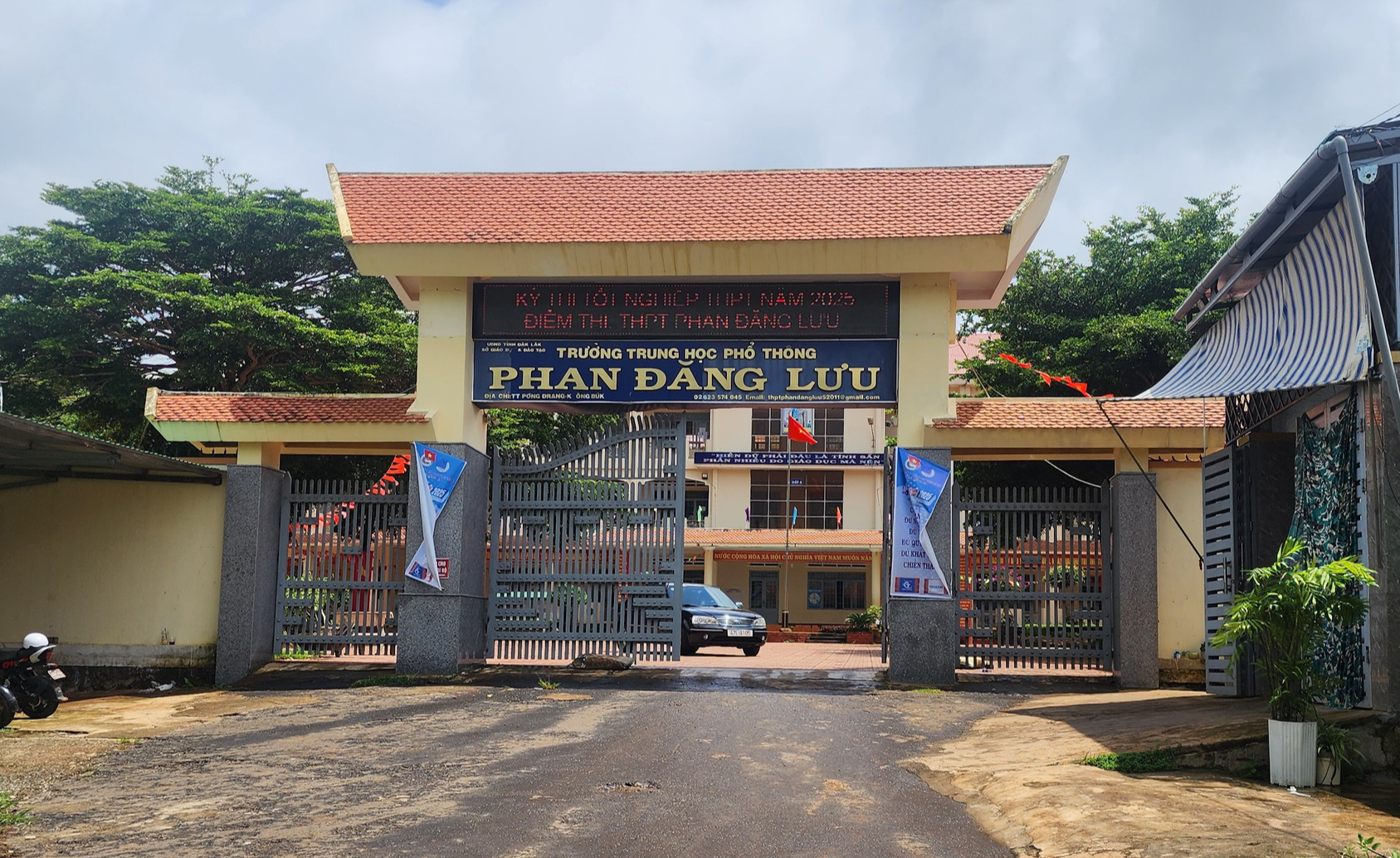 H&eacute; lộ nhiều bất ngờ trong vụ phụ huynh "tố" 2 thầy gi&aacute;o dạy th&ecirc;m m&ocirc;n&hellip; v&otilde; trong trường- Ảnh 1.