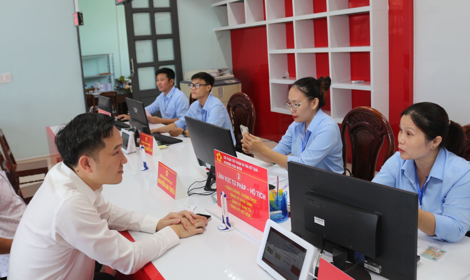 Gia Lai chấn chỉnh việc gây khó dễ người dân khi làm thủ tục hành chính - Ảnh 1.