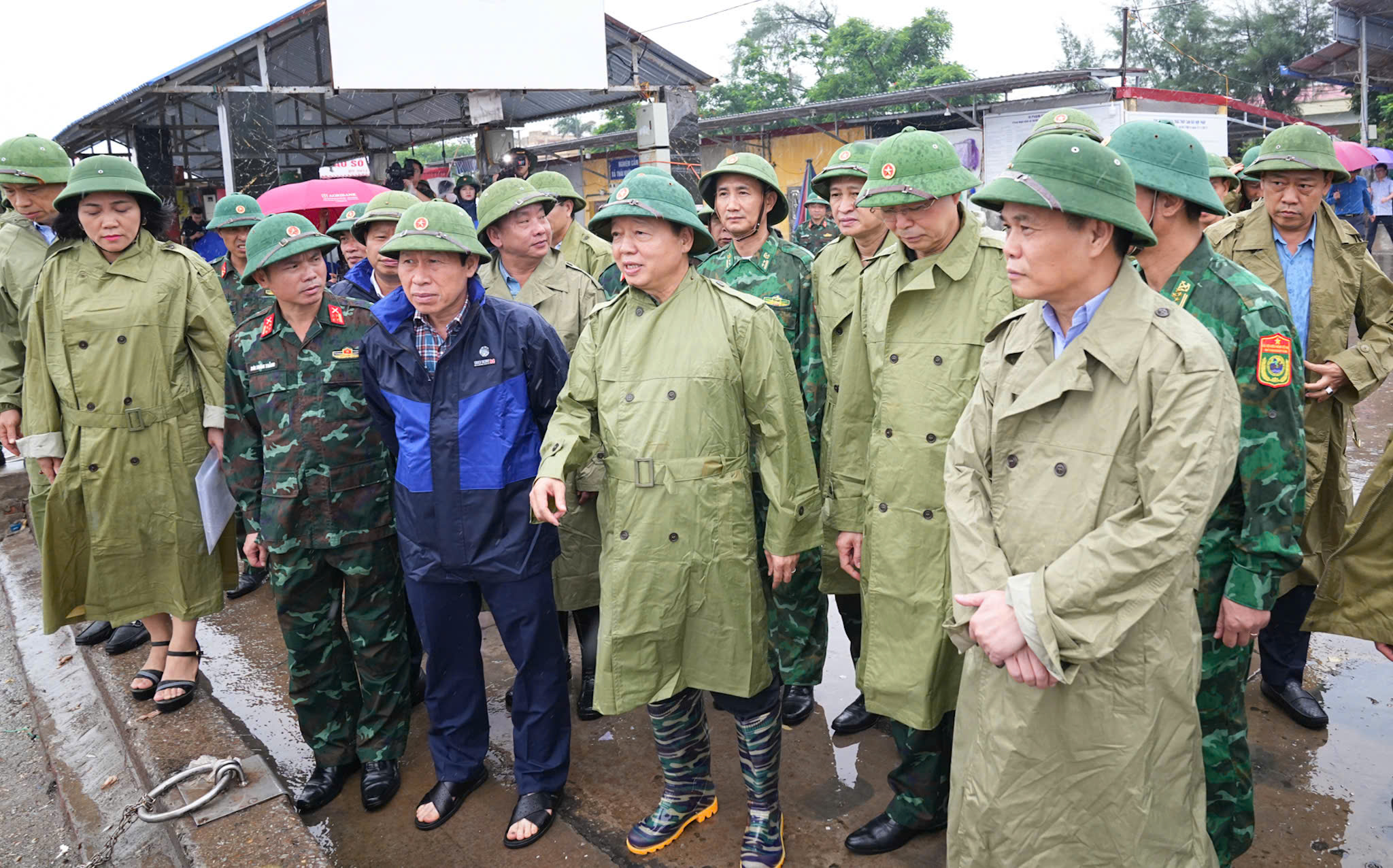 Phó Thủ tướng Trần Hồng Hà kiểm tra công tác phòng, chống bão số 3 (Wipha)- Ảnh 1.