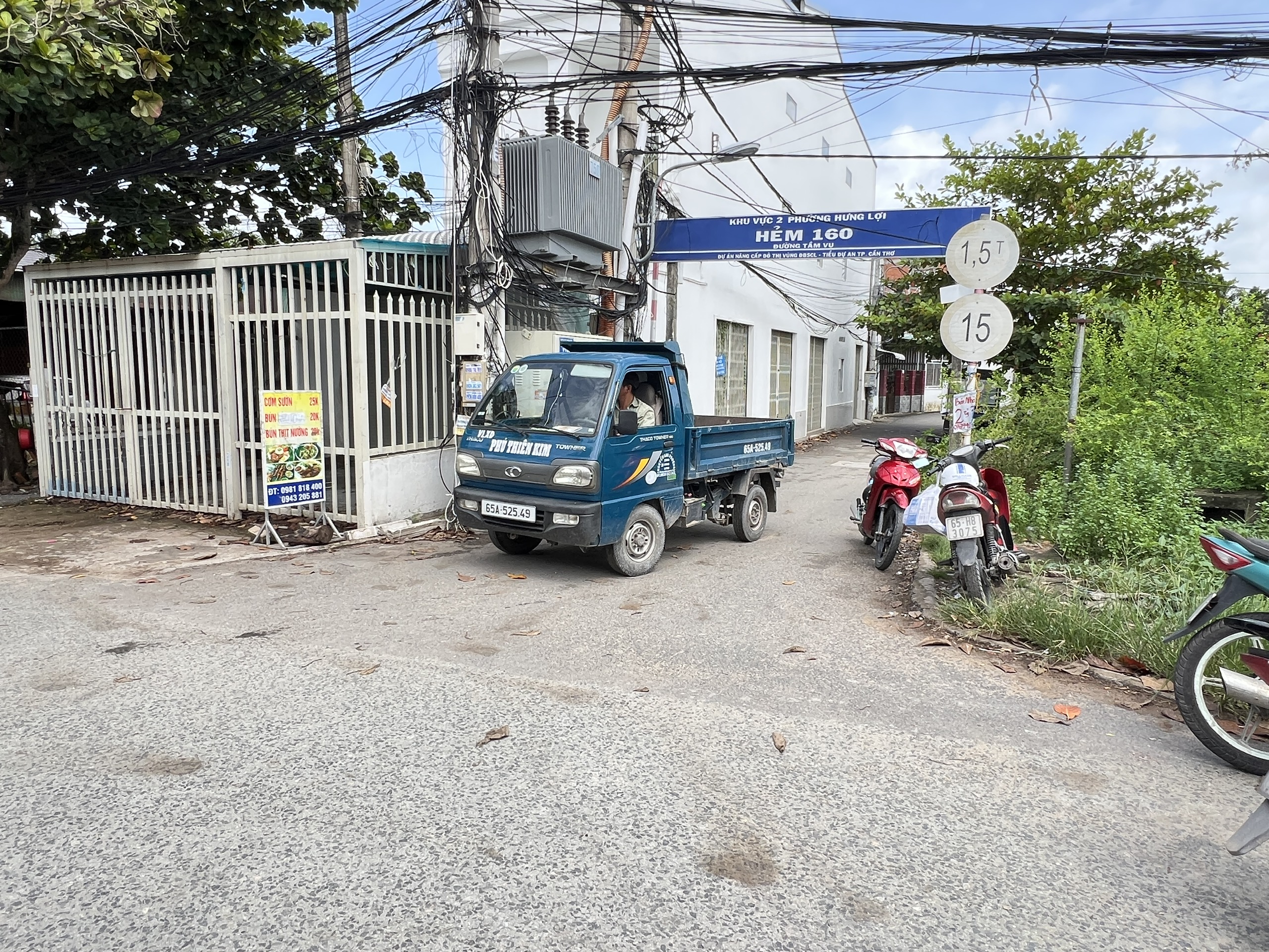 Cầu sắt hàng chục năm ở trung tâm Cần Thơ sập, người dân mong ngóng cầu mới - Ảnh 7.