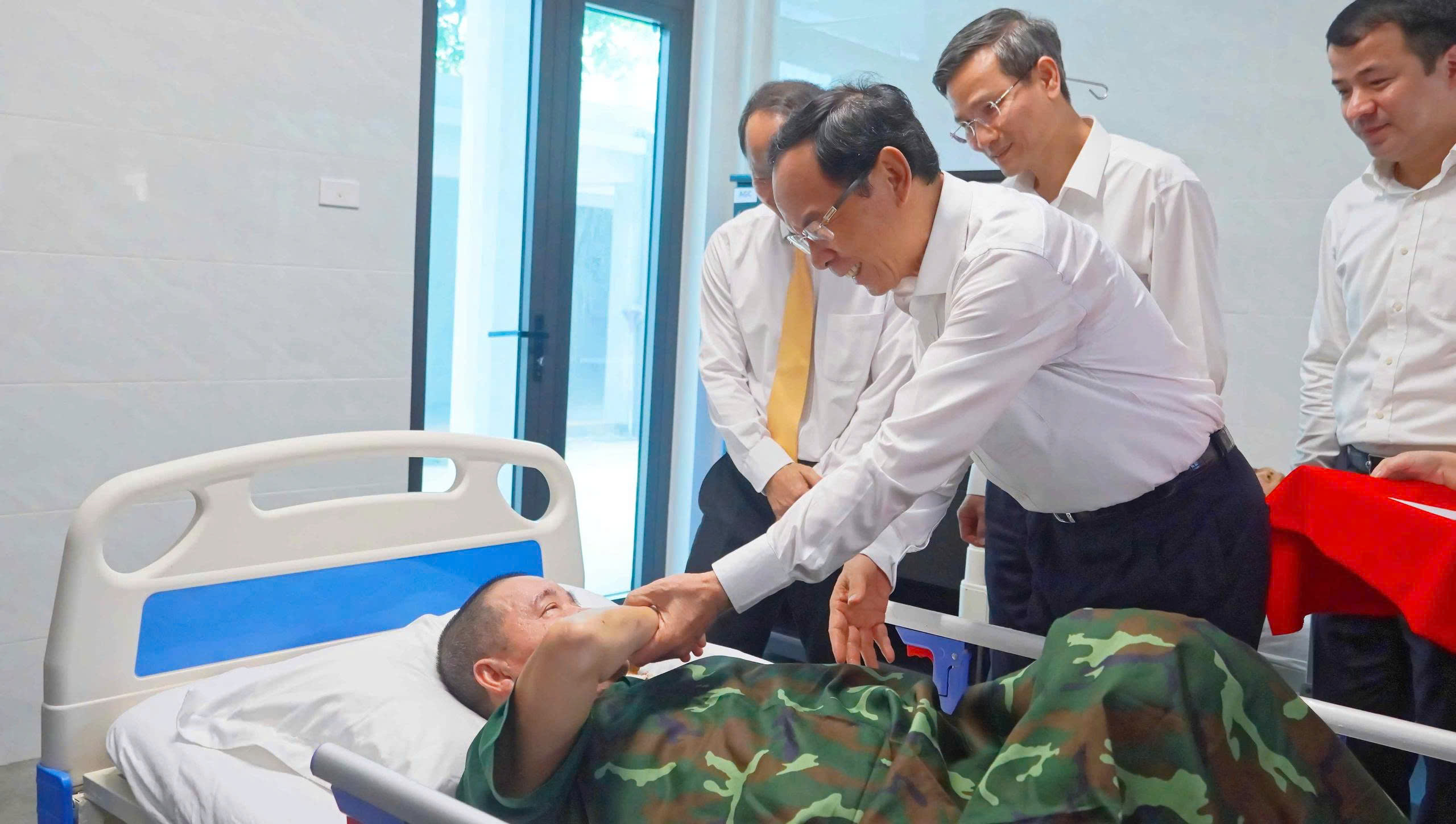 Tri &acirc;n những người hiến m&aacute;u xương bảo vệ Tổ quốc- Ảnh 2.