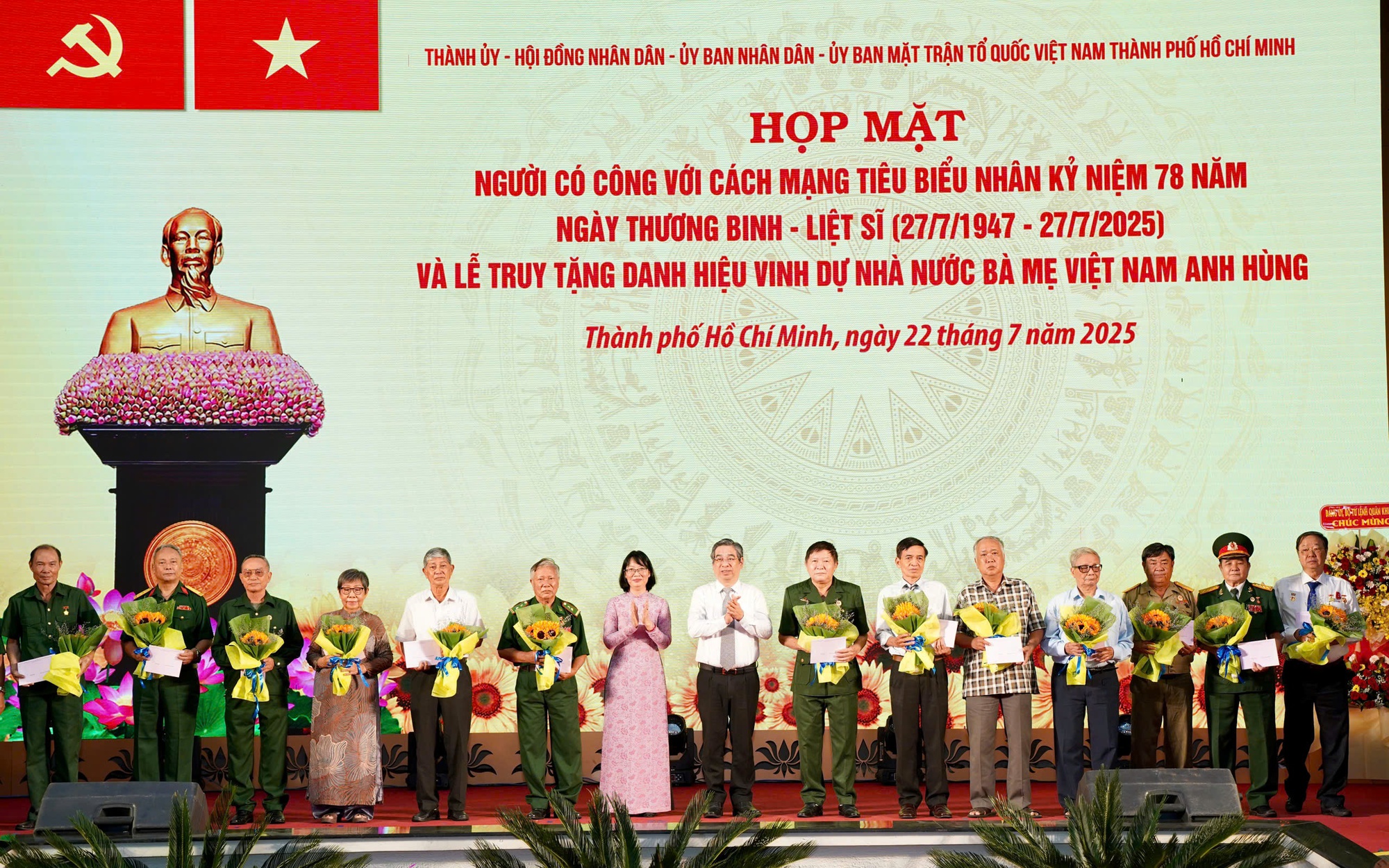 TP HCM họp mặt người có công với cách mạng tiêu biểu