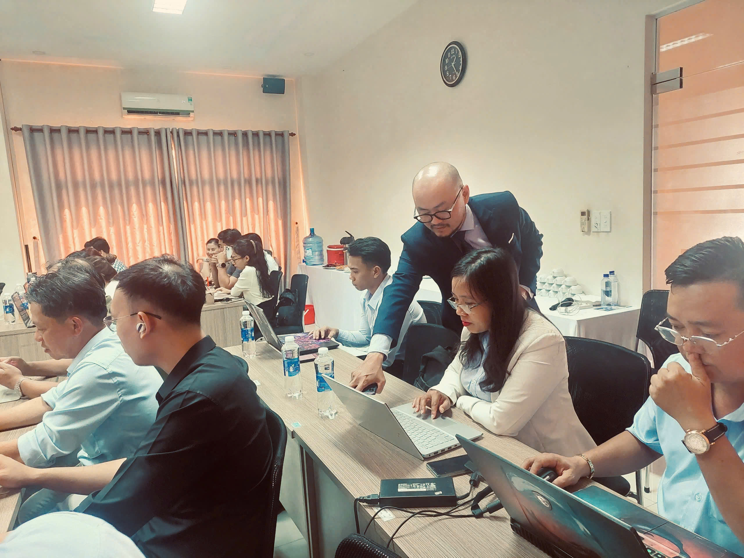 Lao động tự do: Lựa chọn may rủi (*): Bị thay thế hay cơ hội? - Ảnh 1.