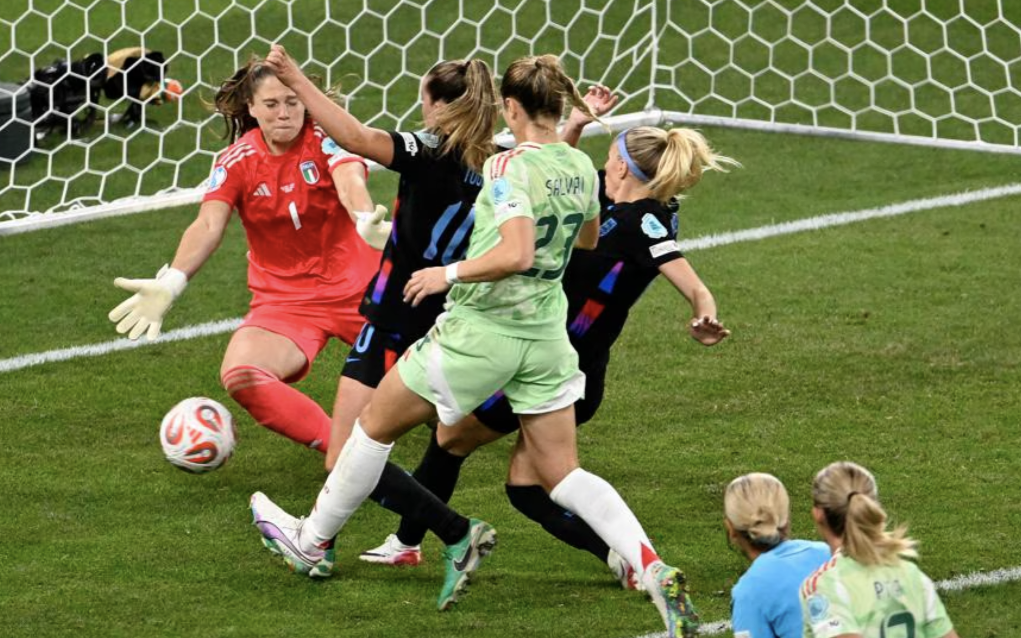 Euro 2025: Tuyển nữ Anh ngược dòng nghẹt thở, phá giấc mơ của Ý tại bán kết