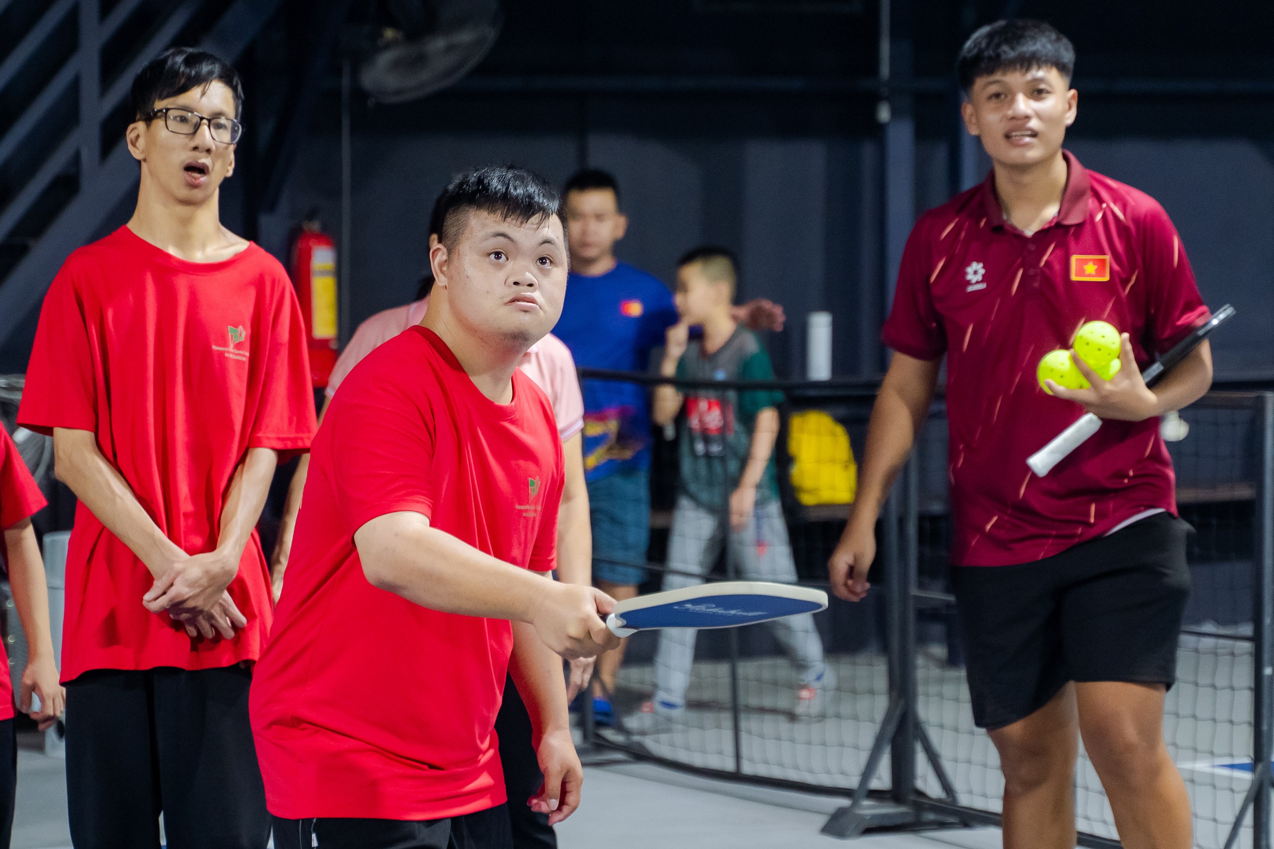 VIDEO: Ấm &aacute;p lớp học pickleball miễn ph&iacute; cho trẻ tự kỷ, khuyết tật tr&iacute; tuệ- Ảnh 3.