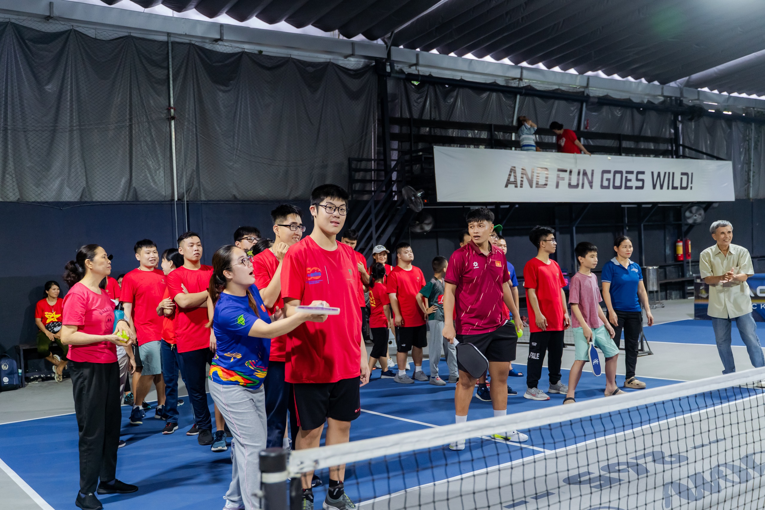 VIDEO: Ấm &aacute;p lớp học pickleball miễn ph&iacute; cho trẻ tự kỷ, khuyết tật tr&iacute; tuệ- Ảnh 6.