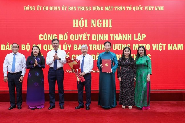 &Ocirc;ng Đỗ Văn Chiến l&agrave;m B&iacute; thư Đảng ủy Cơ quan Ủy ban Trung ương MTTQ Việt Nam- Ảnh 1.