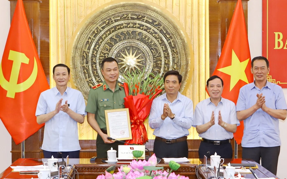 Thiếu tướng T&ocirc; Anh Dũng được chỉ định tham gia Ban Thường vụ Tỉnh ủy Thanh H&oacute;a- Ảnh 2.