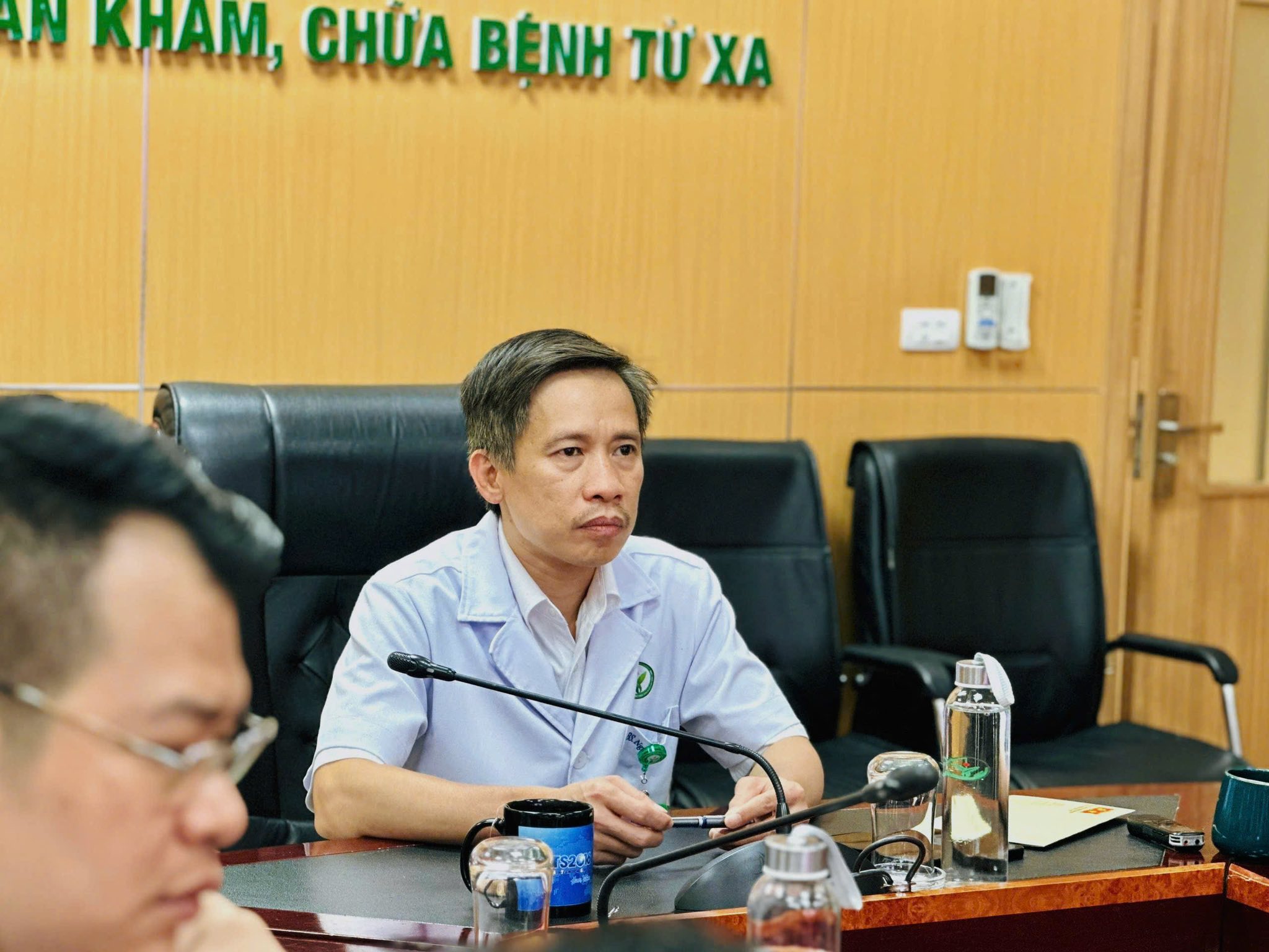C&aacute;n bộ x&atilde; nguy kịch sau vụ &ocirc; t&ocirc; rơi khỏi cầu treo - Ảnh 1.
