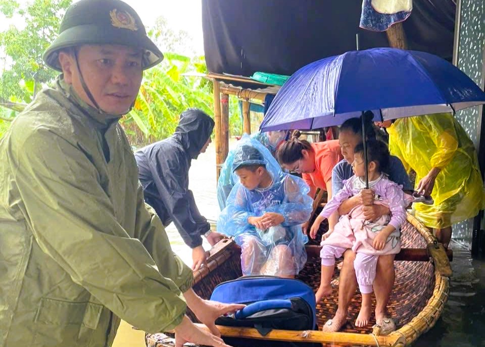 Thanh H&oacute;a ban h&agrave;nh c&ocirc;ng điện khẩn sau b&atilde;o số 3 Wipha- Ảnh 3.