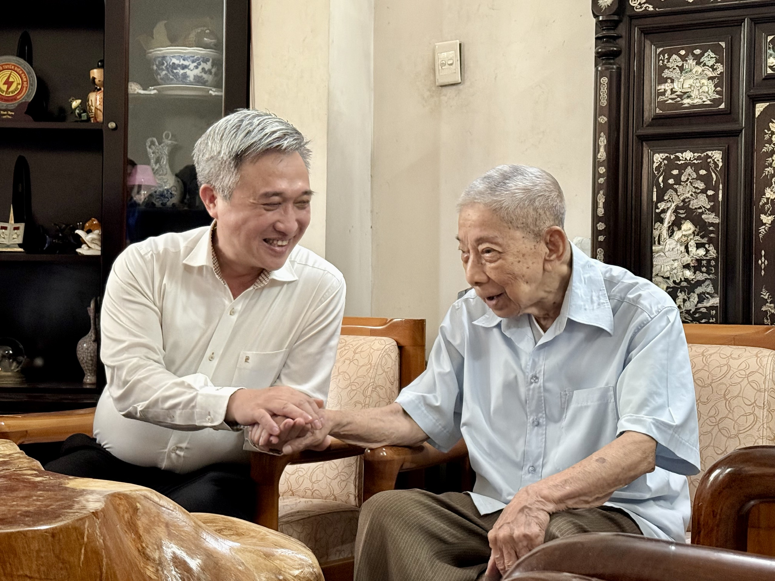 Phó Bí thư Thành ủy TP HCM Đặng Minh Thông thăm các gia đình chính sách tiêu biểu- Ảnh 3.