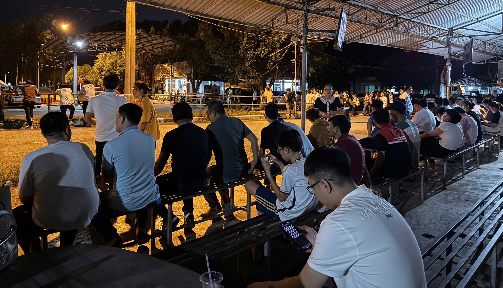 Hình ảnh xuyên đêm hỗ trợ học viên tập luyện thi lái xe- Ảnh 2.