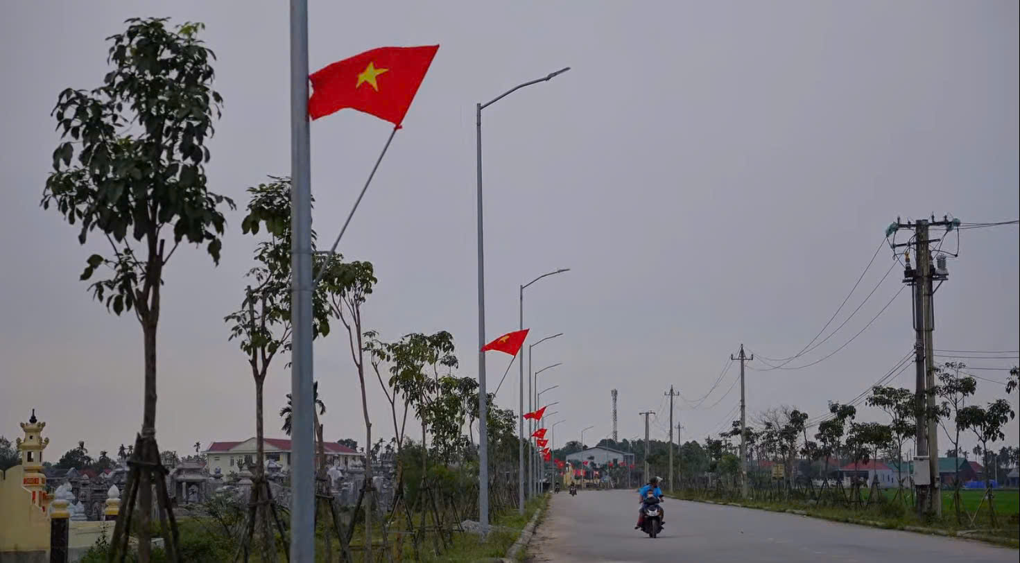 Một phường ở Huế x&acirc;y dựng 27 "Đường cờ Tổ quốc" - Ảnh 4.