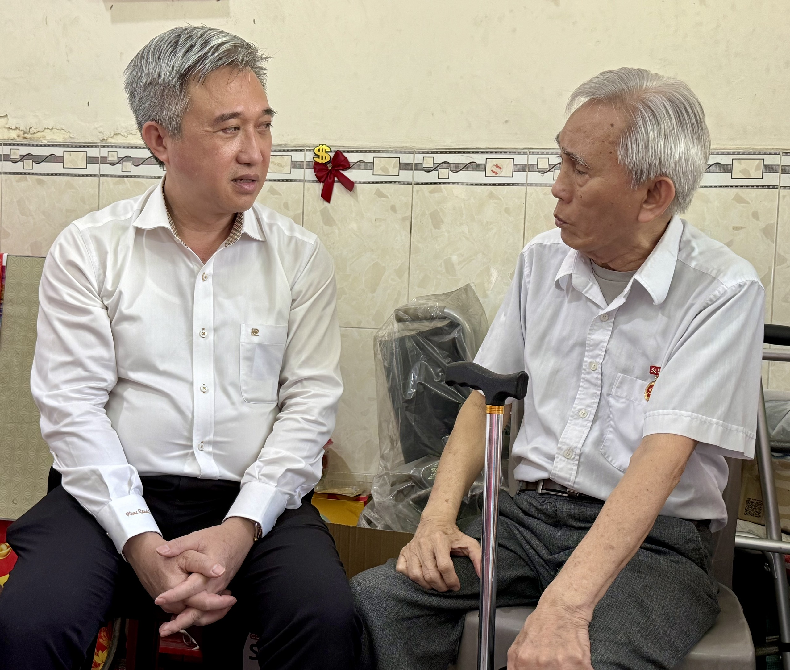 Phó Bí thư Thành ủy TP HCM Đặng Minh Thông thăm các gia đình chính sách tiêu biểu- Ảnh 5.