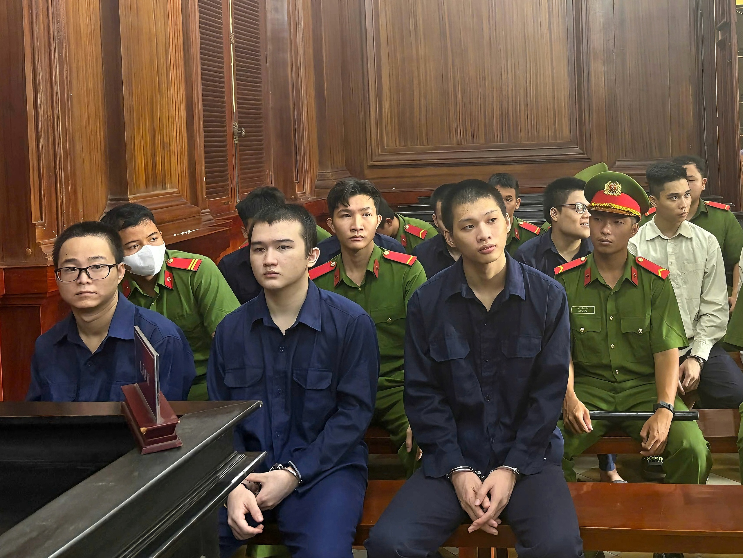 Giăng bẫy cướp ma t&uacute;y, cả nh&oacute;m c&ugrave;ng v&agrave;o t&ugrave;- Ảnh 1.