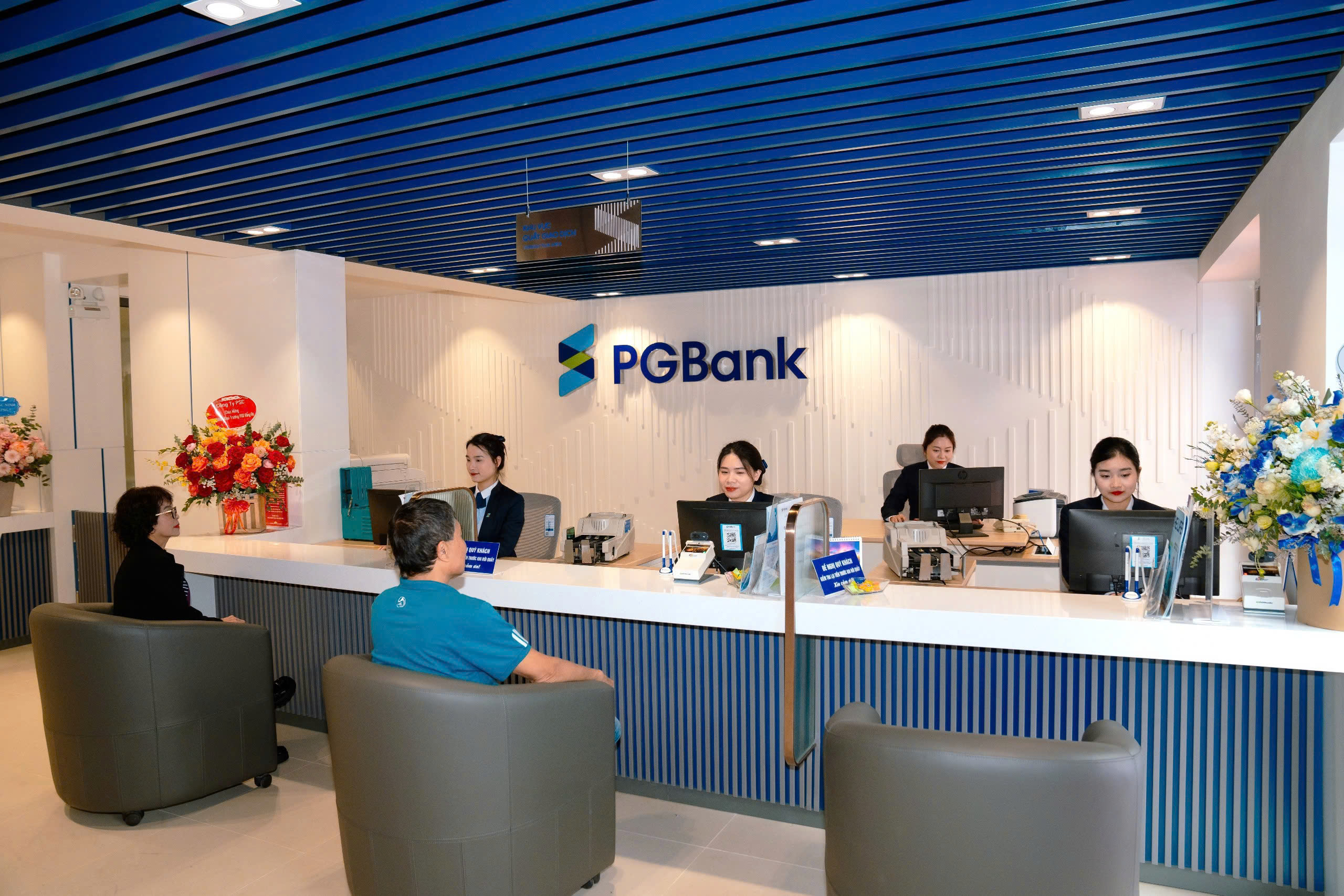 Lợi nhuận trước thuế 6 th&aacute;ng đầu năm 2025 của PGBank tăng gần 35% - Ảnh 1.
