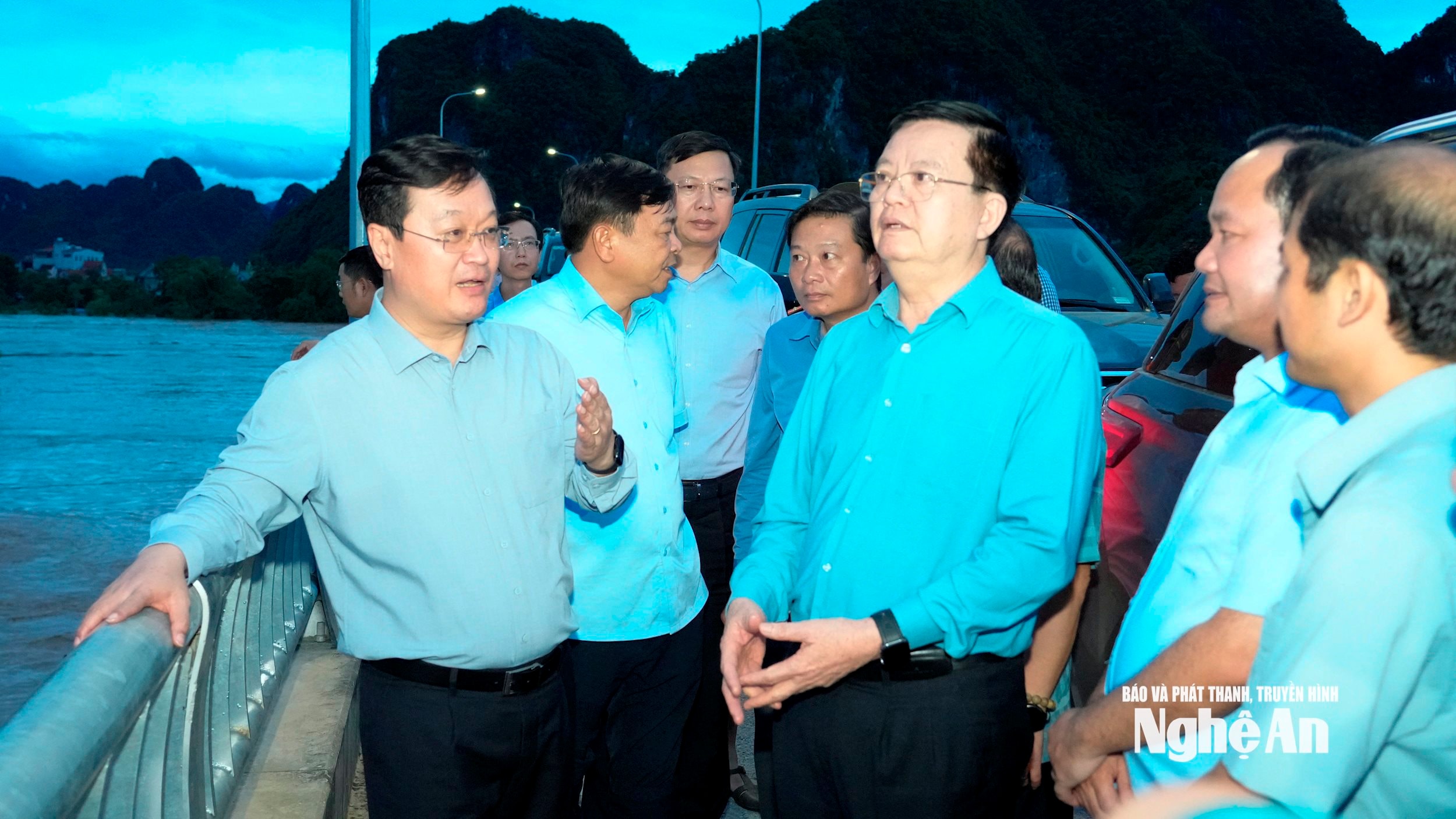 Phó Thủ tướng kiểm tra, chỉ đạo công tác ứng phó, khắc phục lũ lụt tại Nghệ An- Ảnh 1.