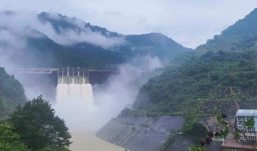 Thủ tướng Ch&iacute;nh phủ y&ecirc;u cầu khẩn cấp đảm bảo an to&agrave;n hồ thủy điện Bản Vẽ- Ảnh 1.