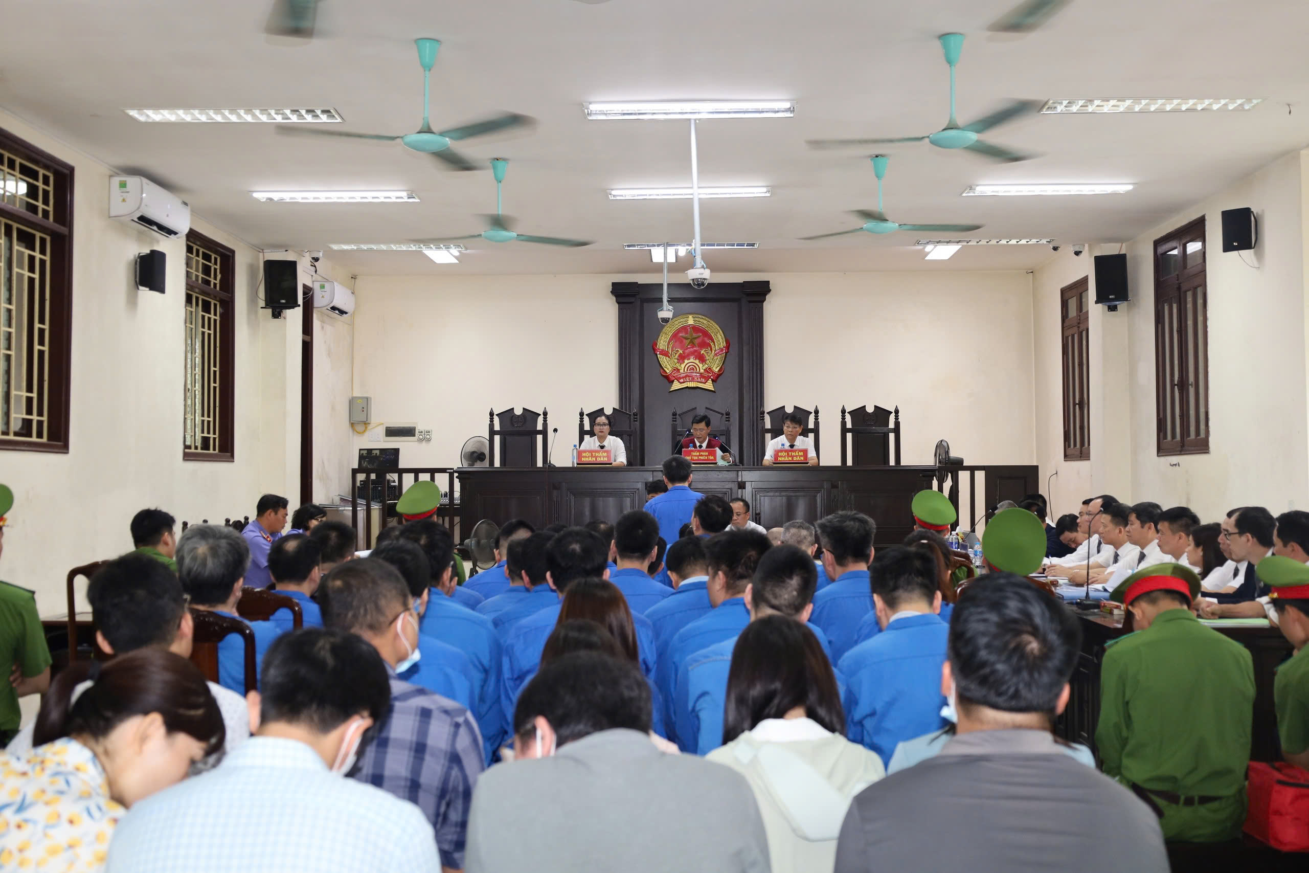Bị cáo Đồng Xuân Thụ phủ nhận chỉ đạo phóng viên đi ép buộc doanh nghiệp- Ảnh 1.