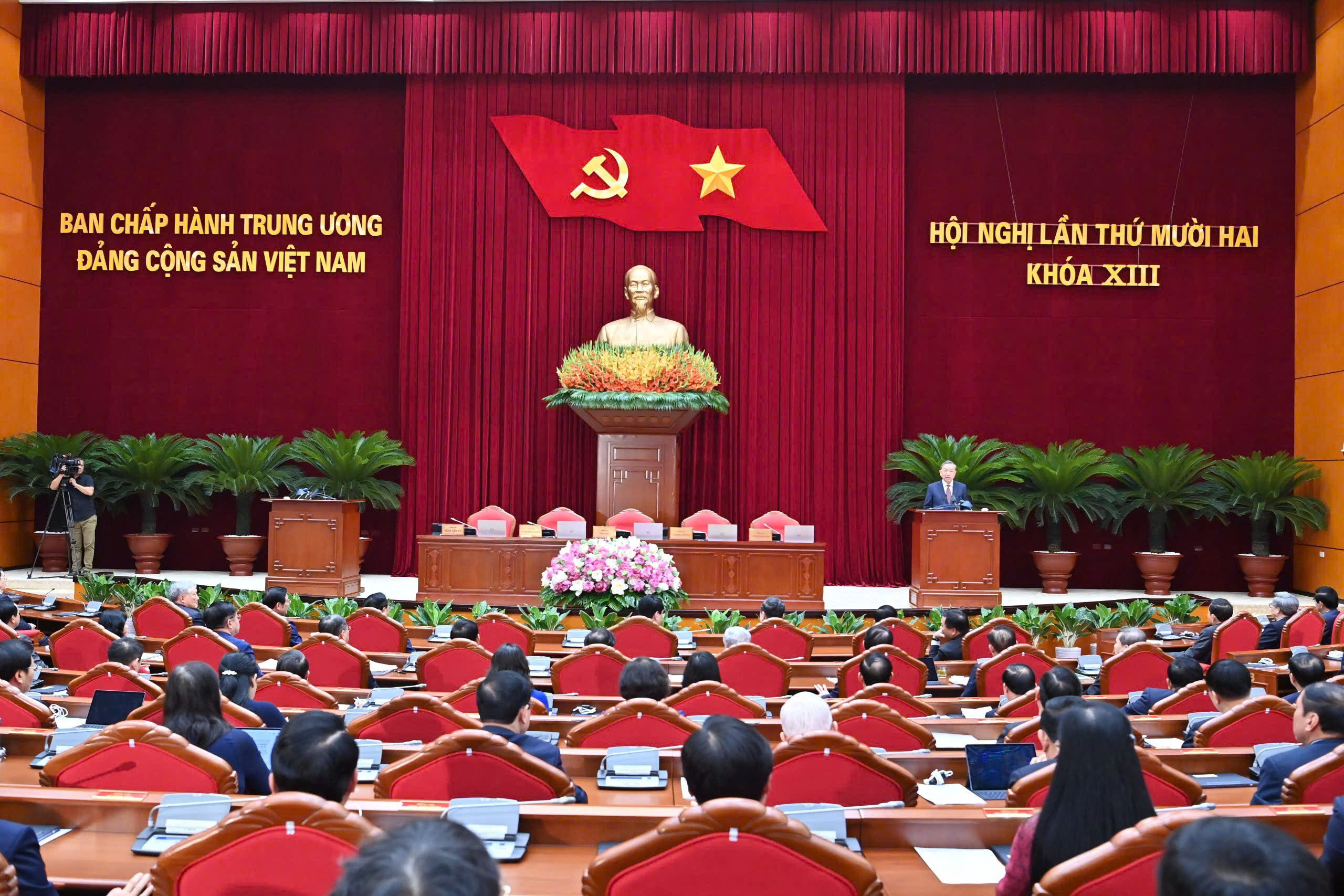 Cho &yacute; kiến bổ sung nh&acirc;n sự quy hoạch Bộ Ch&iacute;nh trị, Ban B&iacute; thư - Ảnh 1.