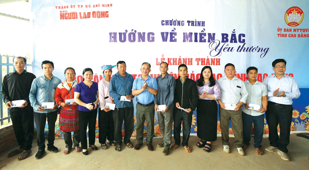 Luôn hướng về cộng đồng - Ảnh 2.