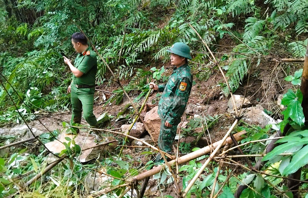 Hiện trường đá rơi ầm ầm từ trên núi ở Thanh Hóa- Ảnh 1.