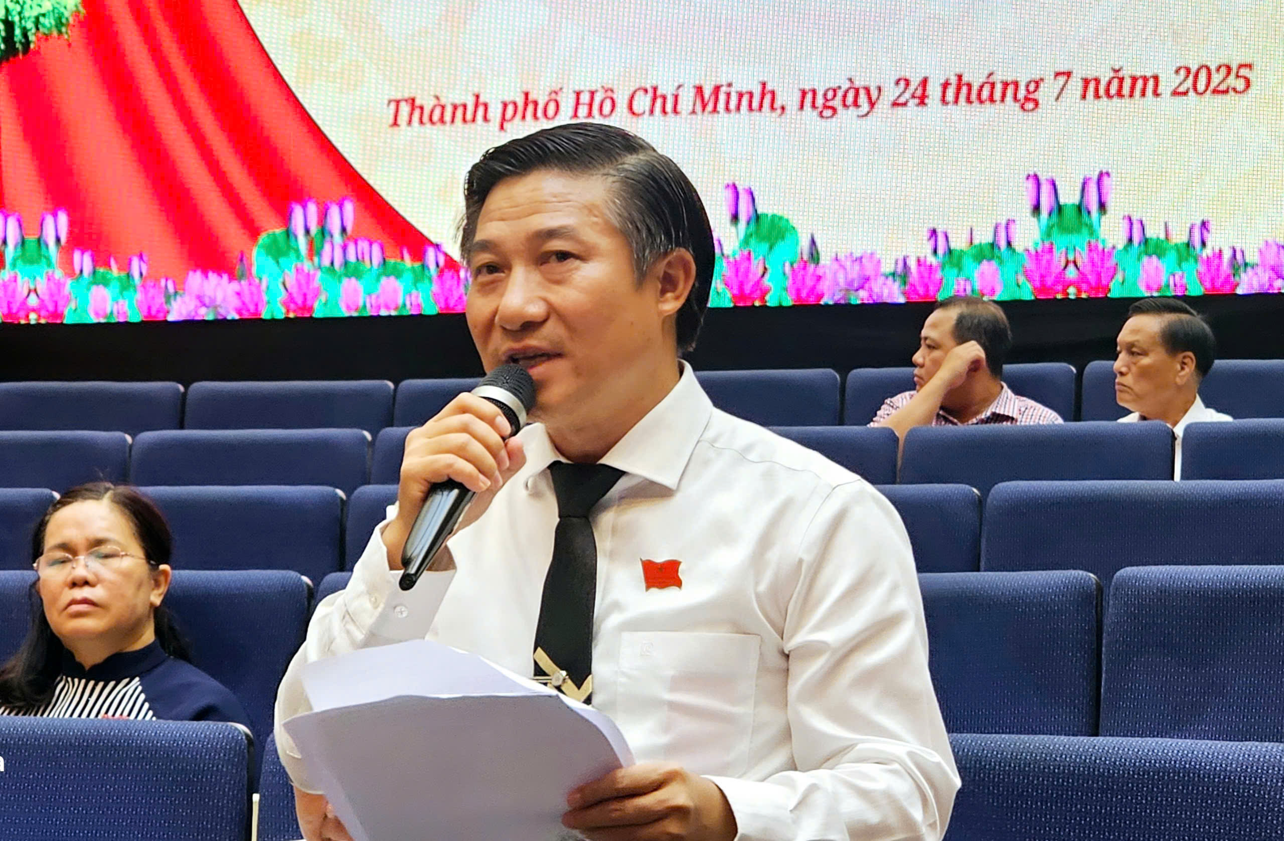 TP HCM hỗ trợ tối đa 10 tỉ đồng cho mỗi dự án cải tạo, xây dựng lại chung cư cũ- Ảnh 1.