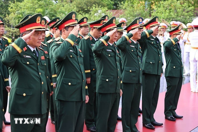 L&atilde;nh đạo Đảng, Nh&agrave; nước d&acirc;ng hương tưởng niệm c&aacute;c Anh h&ugrave;ng liệt sĩ v&agrave; v&agrave;o Lăng viếng Chủ tịch Hồ Ch&iacute; Minh - Ảnh 6.