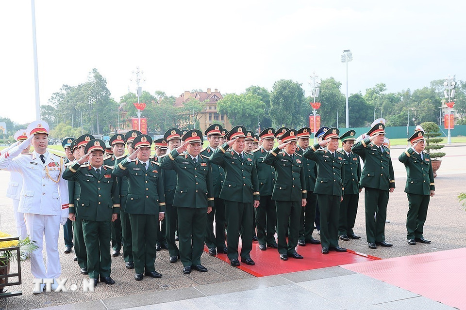 L&atilde;nh đạo Đảng, Nh&agrave; nước d&acirc;ng hương tưởng niệm c&aacute;c Anh h&ugrave;ng liệt sĩ v&agrave; v&agrave;o Lăng viếng Chủ tịch Hồ Ch&iacute; Minh - Ảnh 13.
