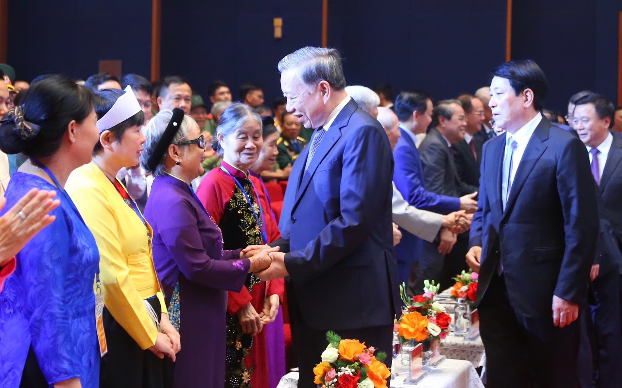 Tổng Bí thư Tô Lâm dự gặp mặt người có công, nhân chứng lịch sử tiêu biểu