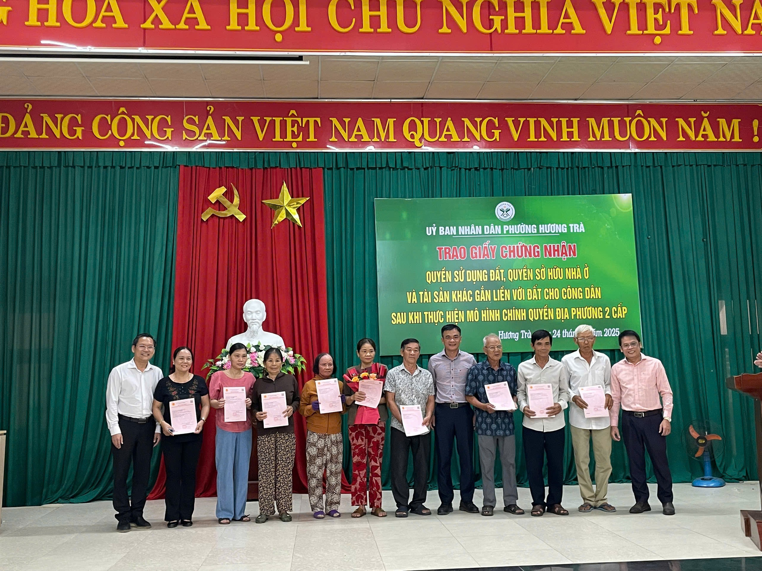 Một trong những phường đầu tiên của Đà Nẵng trực tiếp cấp sổ đỏ cho dân - Ảnh 3.