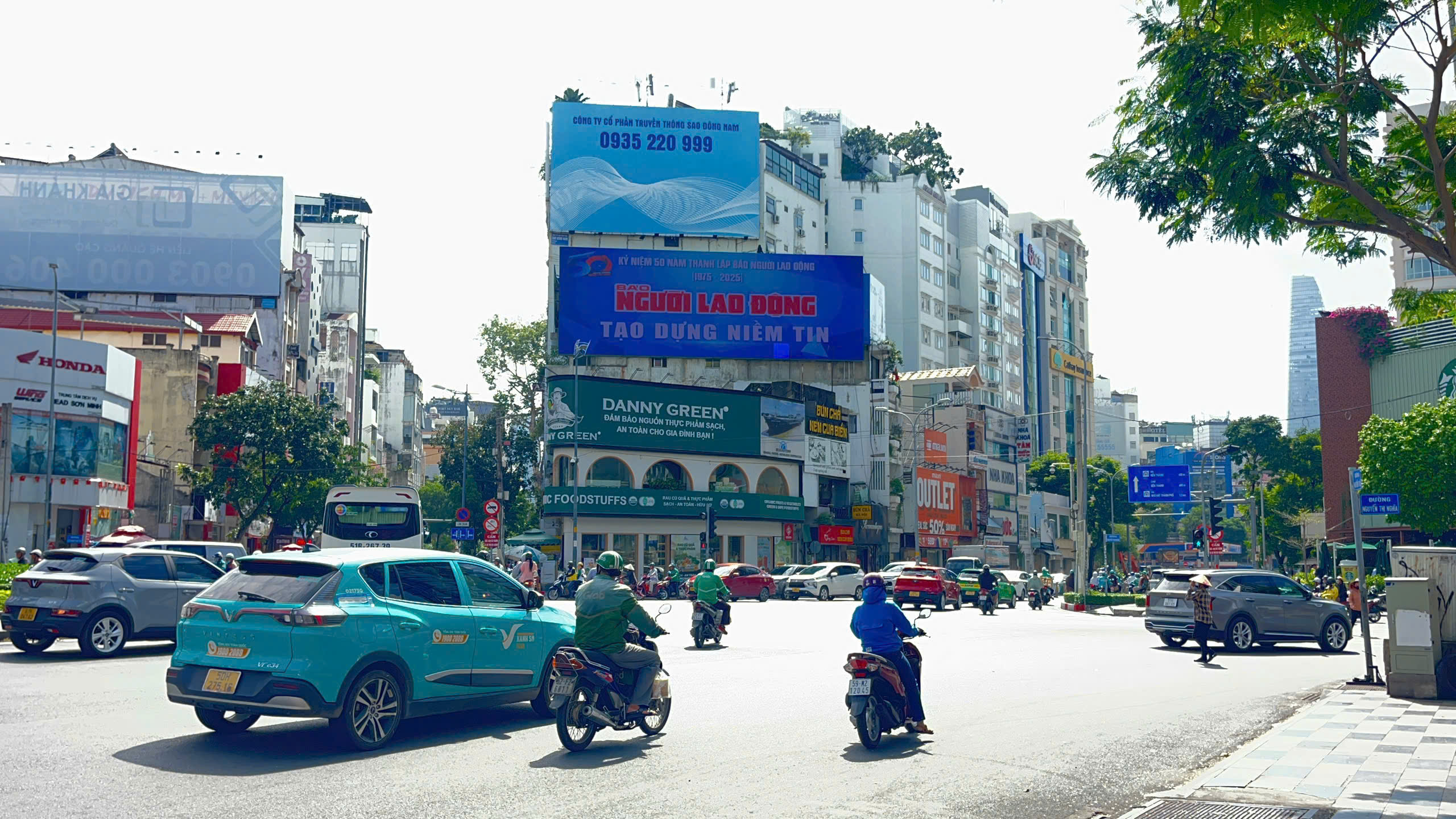 H&agrave;nh tr&igrave;nh nửa thế kỷ B&aacute;o Người Lao Động rực rỡ giữa l&ograve;ng TP HCM- Ảnh 9.