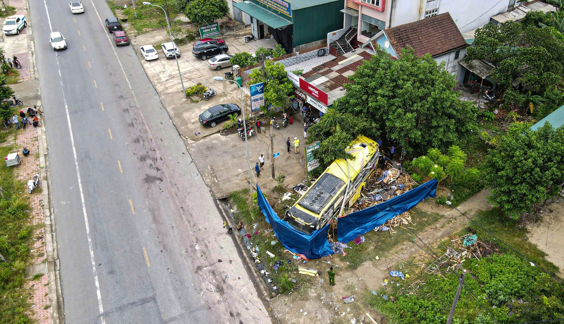 Vụ lật xe kh&aacute;ch ở H&agrave; Tĩnh: C&aacute;c nạn nh&acirc;n đ&atilde; được C&ocirc;ng ty GIC tạm ứng chi trả bảo hiểm- Ảnh 1.