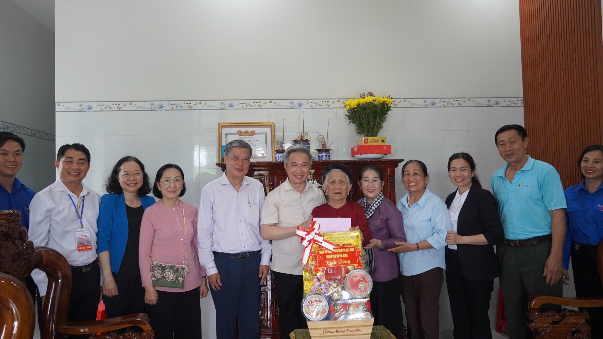 Hình ảnh lãnh đạo TP HCM thăm, tri ân các gia đình chính sách tại Đặc khu Côn Đảo- Ảnh 10.