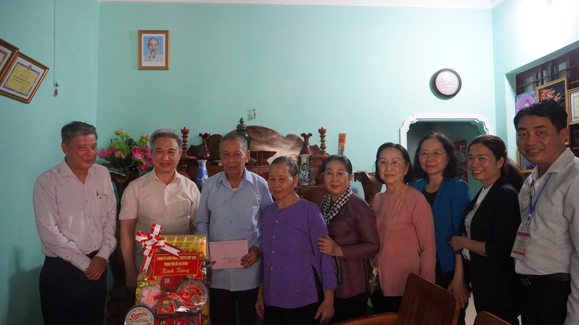 Hình ảnh lãnh đạo TP HCM thăm, tri ân các gia đình chính sách tại Đặc khu Côn Đảo- Ảnh 11.