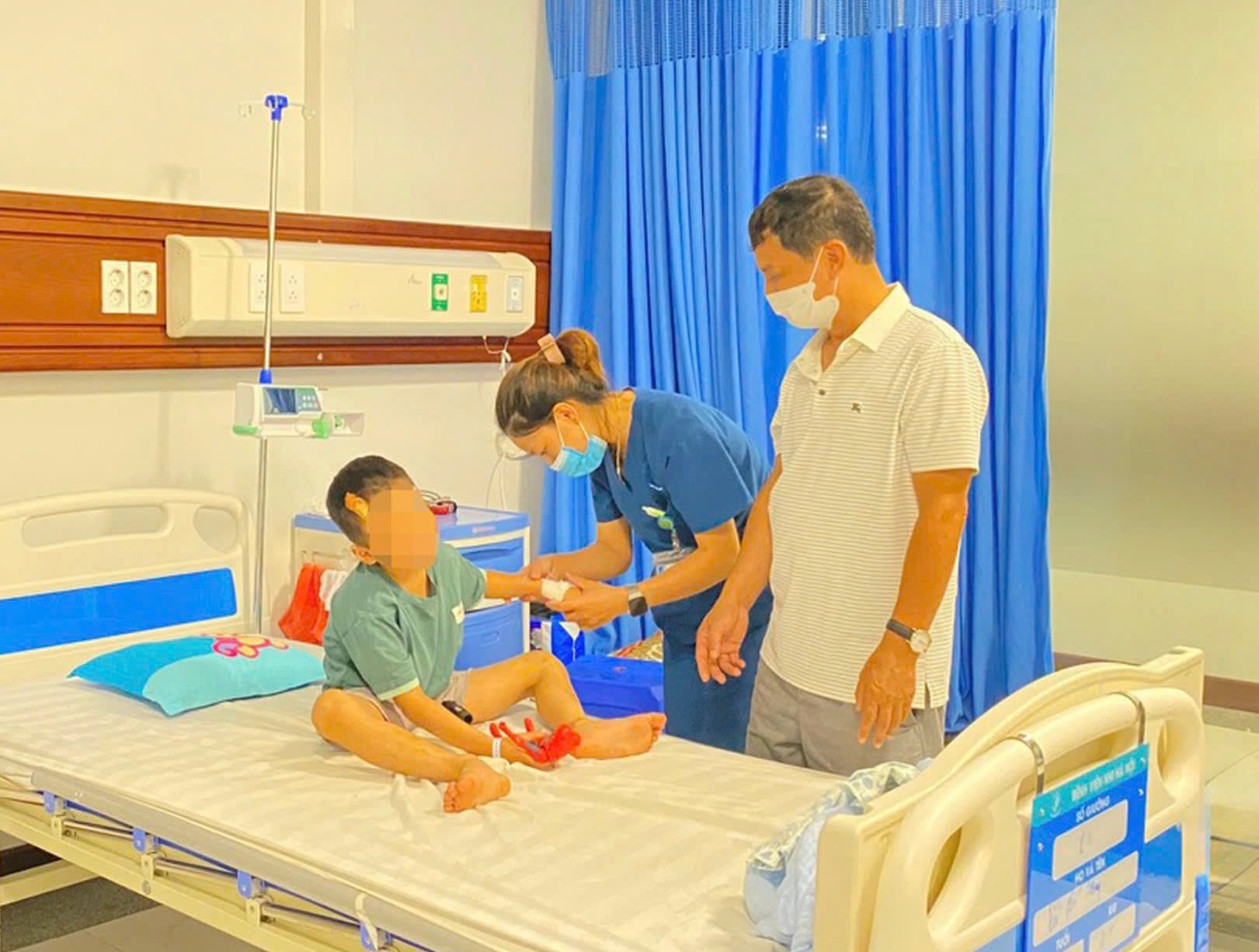 Vụ tai nạn do giảng vi&ecirc;n trường y g&acirc;y ra: Hai bệnh nhi hồi phục thế n&agrave;o?- Ảnh 1.