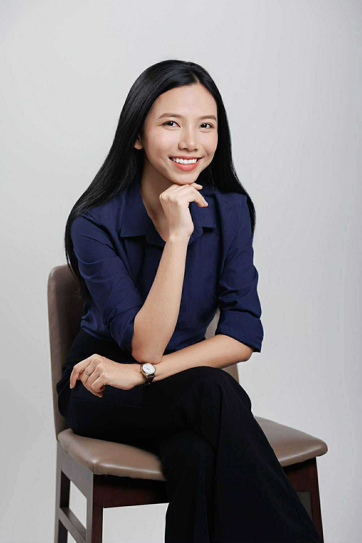 Diễn vi&ecirc;n Tr&acirc;m Nguyễn trưởng th&agrave;nh trong niềm vui của "tiền bối" Hồng V&acirc;n, Hữu Nghĩa- Ảnh 1.