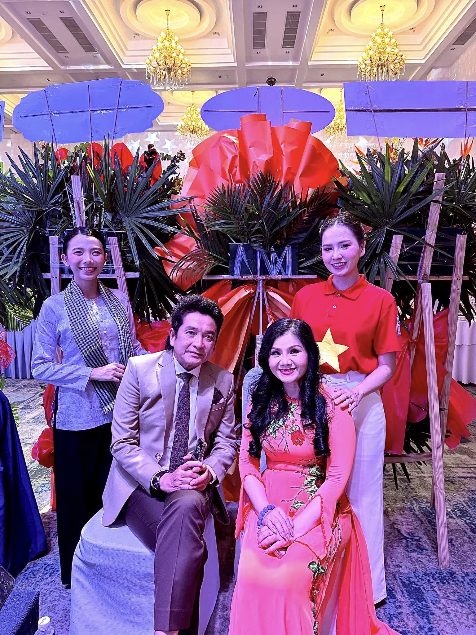 Diễn vi&ecirc;n Tr&acirc;m Nguyễn trưởng th&agrave;nh trong niềm vui của "tiền bối" Hồng V&acirc;n, Hữu Nghĩa- Ảnh 7.