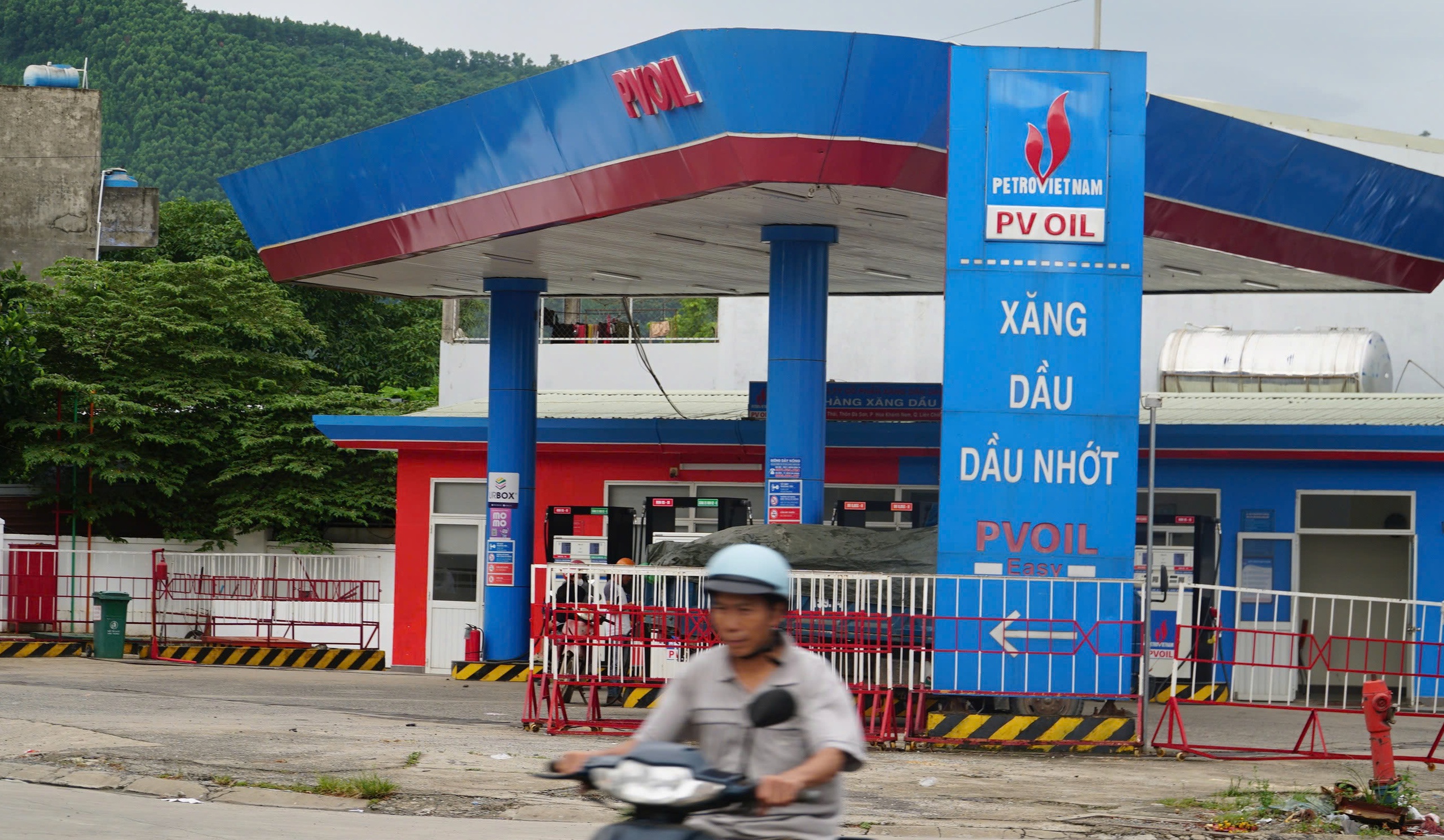 Đà Nẵng chấn chỉnh nhân viên cây xăng PV Oil từ chối thanh toán chuyển khoản - Ảnh 1.