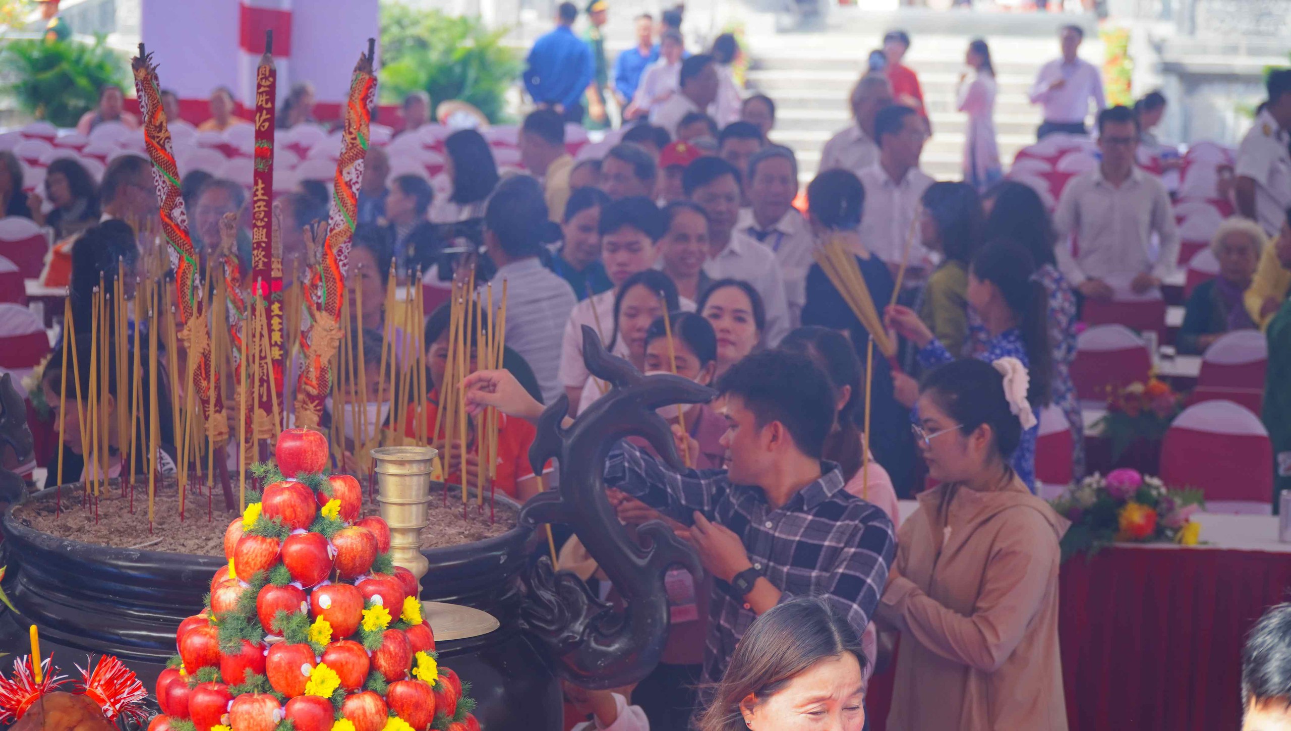 TP HCM trang trọng tổ chức Lễ giỗ Anh hùng liệt sĩ, người dân yêu nước tại Côn Đảo- Ảnh 6.