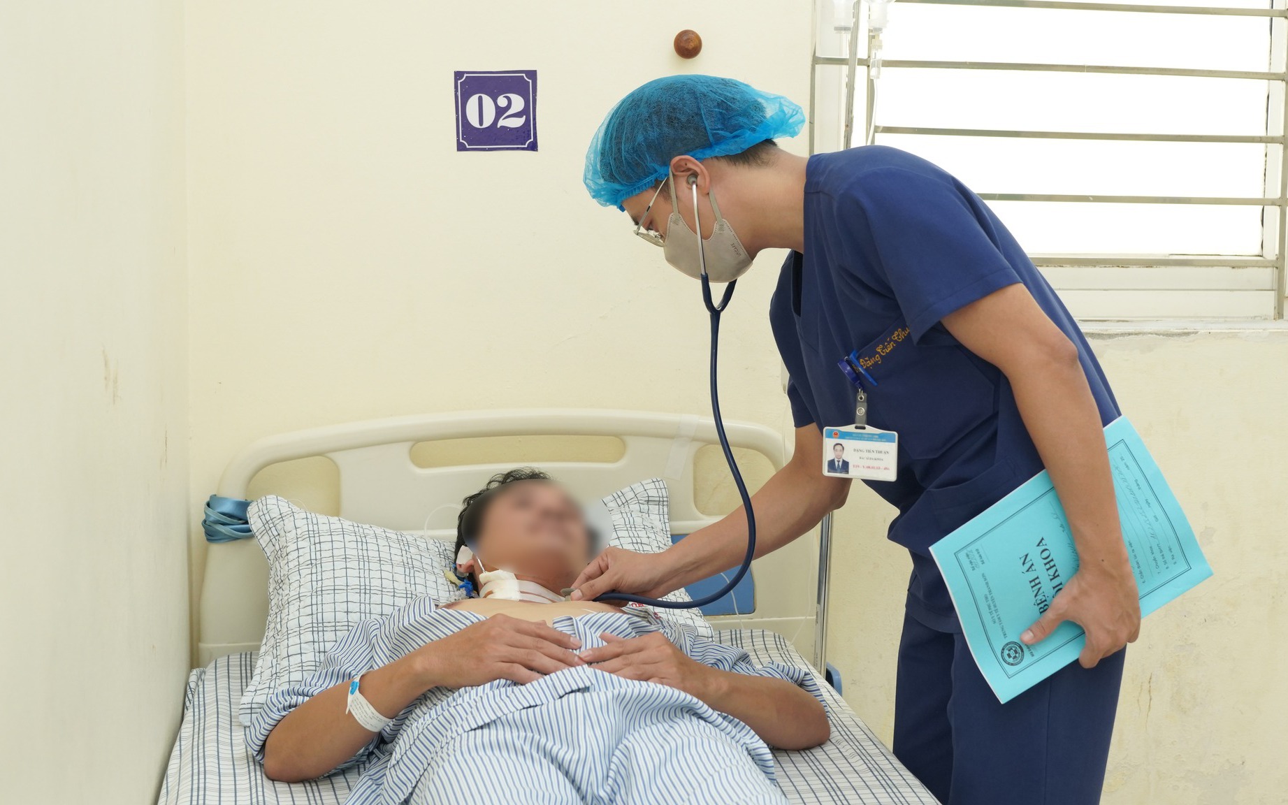 Bị kiến cắn, người đàn ông sốc phản vệ nặng