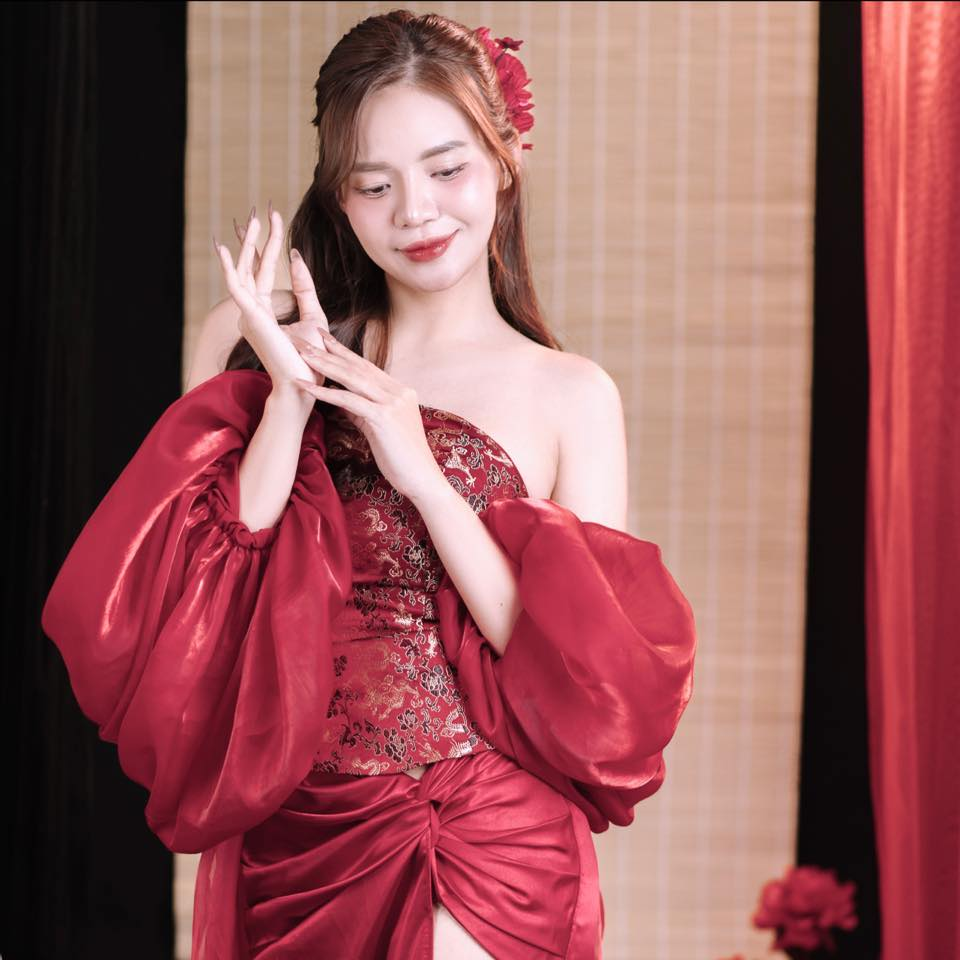 Quin Quin: "Cơ duy&ecirc;n đưa c&ocirc; g&aacute;i ng&acirc;n h&agrave;ng đến với nghề Livestream"- Ảnh 4.