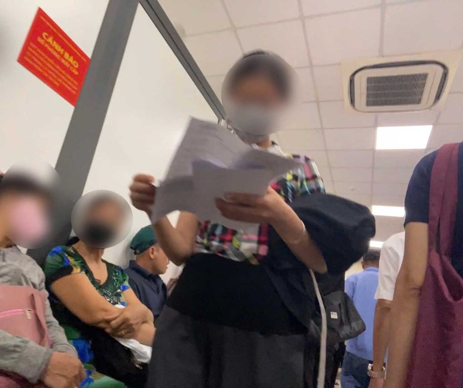 Nhức nhối "cò" khám bệnh lộng hành (*): Nhiều cơ sở y tế phải cầu cứu cơ quan chức năng- Ảnh 2.