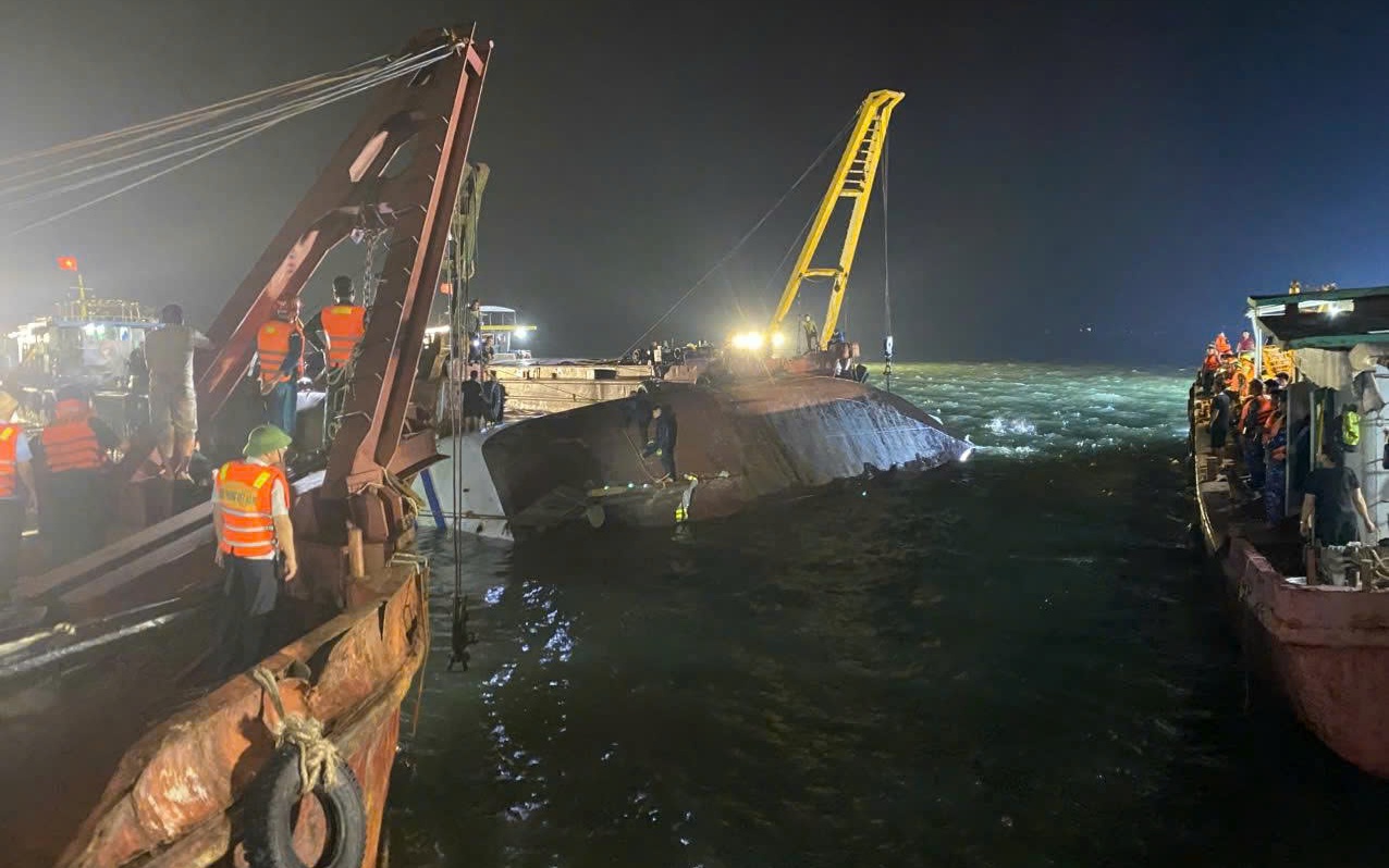 Bịt lỗ hổng sau vụ lật tàu trên vịnh Hạ Long