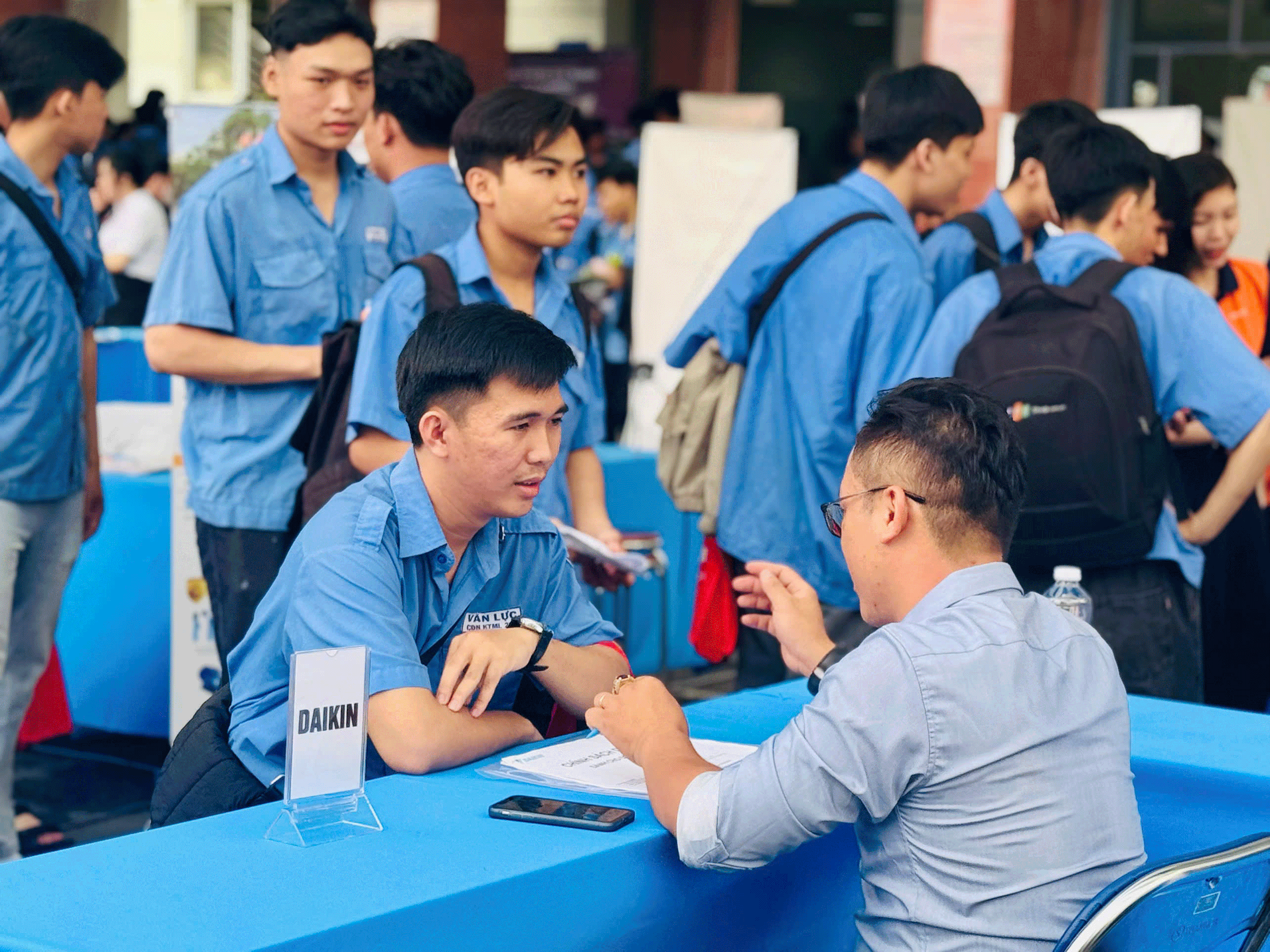 Giải bài toán thiếu lao động kỹ thuật- Ảnh 1.