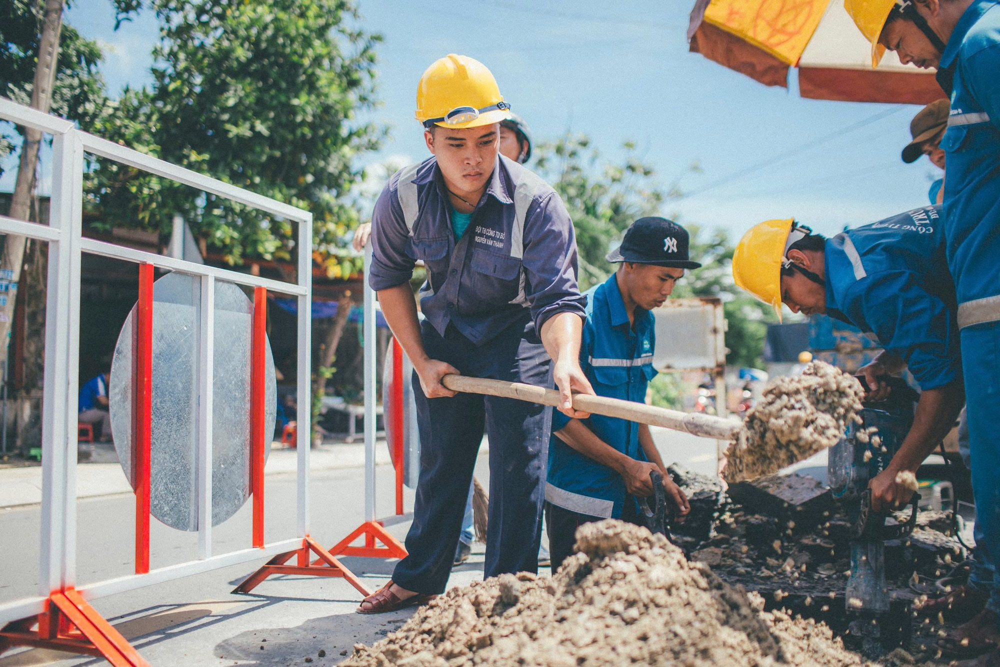 TP HCM: Người dân cảnh báo thủ đoạn lừa đảo gắn đồng hồ nước trái phép- Ảnh 2.