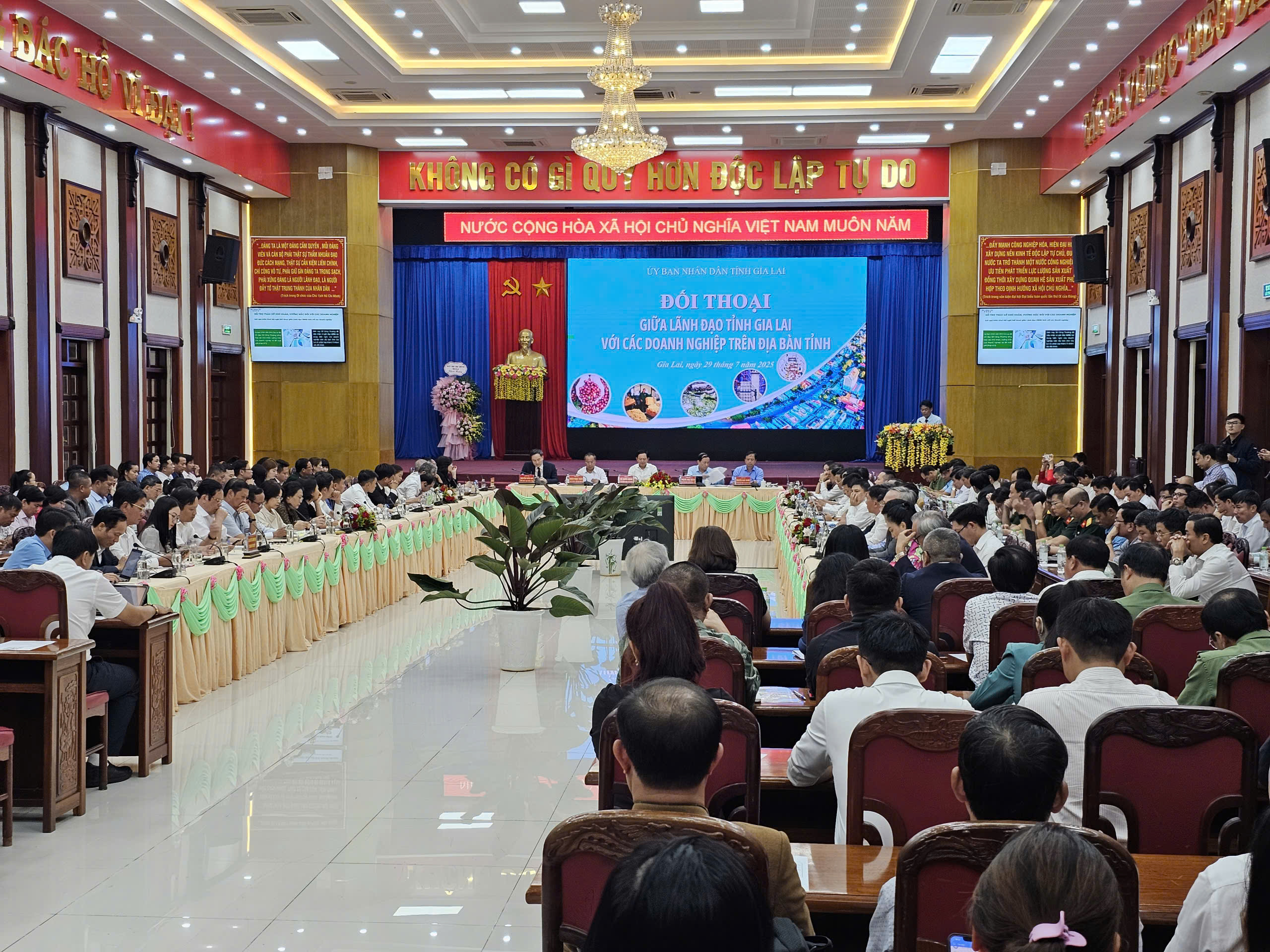 Bí thư Tỉnh ủy Gia Lai: “Tháo gỡ thực chất các khó khăn, tới tận cùng sự việc”!- Ảnh 1.